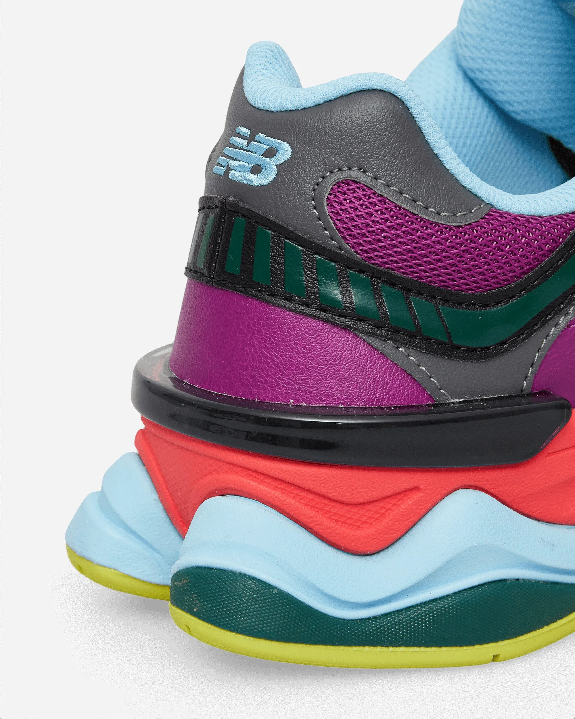 9060 Sneakers Purple Fuchsia / Blast Red