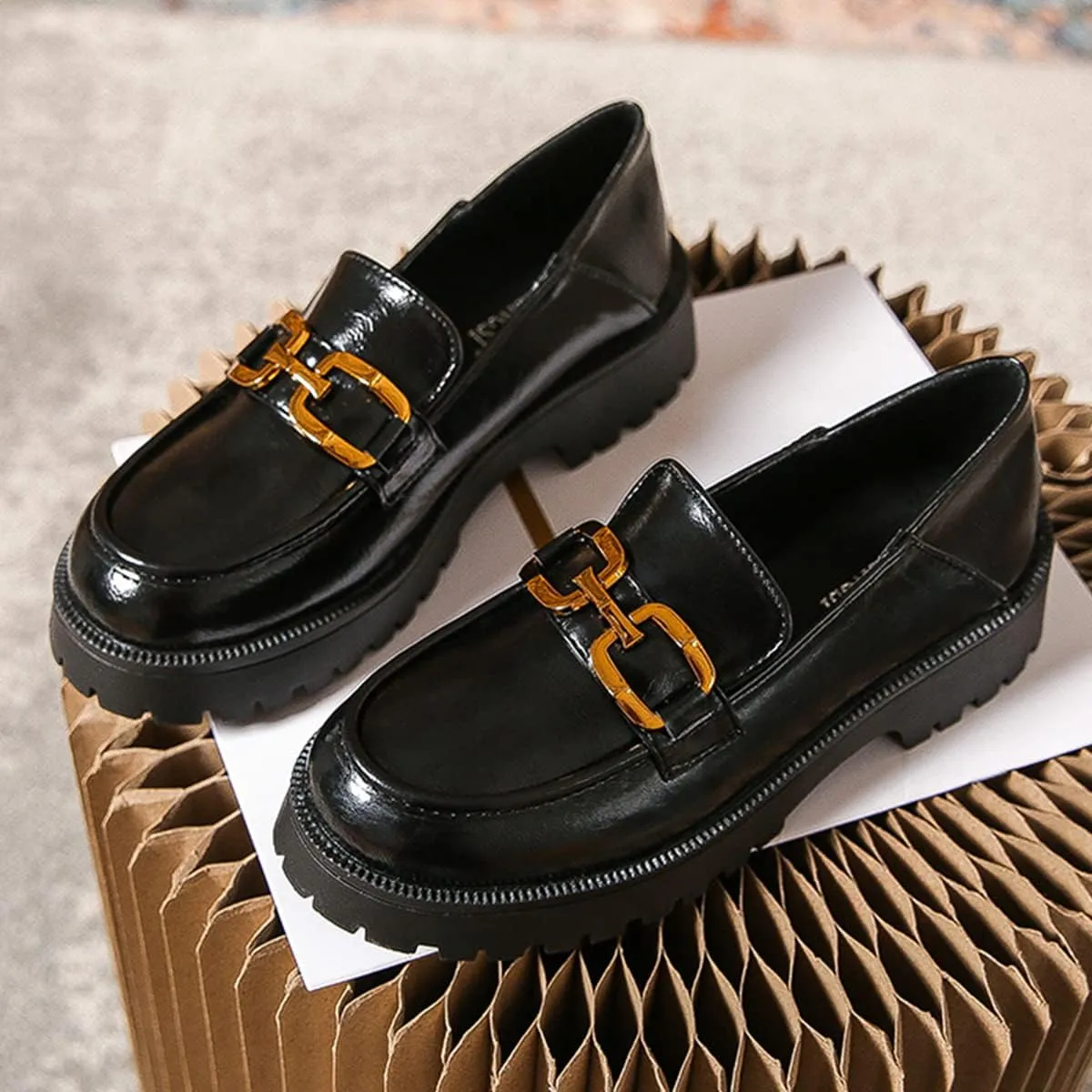 JOEupin Women's Chunky Heel Loafers Platform Patent Leather Chunky Loafers Leather Shoes with Metal